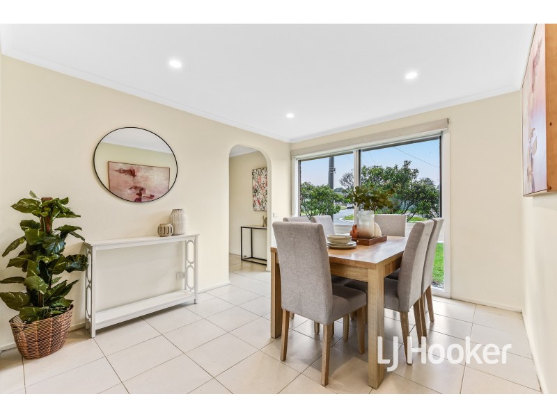 11 Strong Drive, Hampton Park VIC 3976