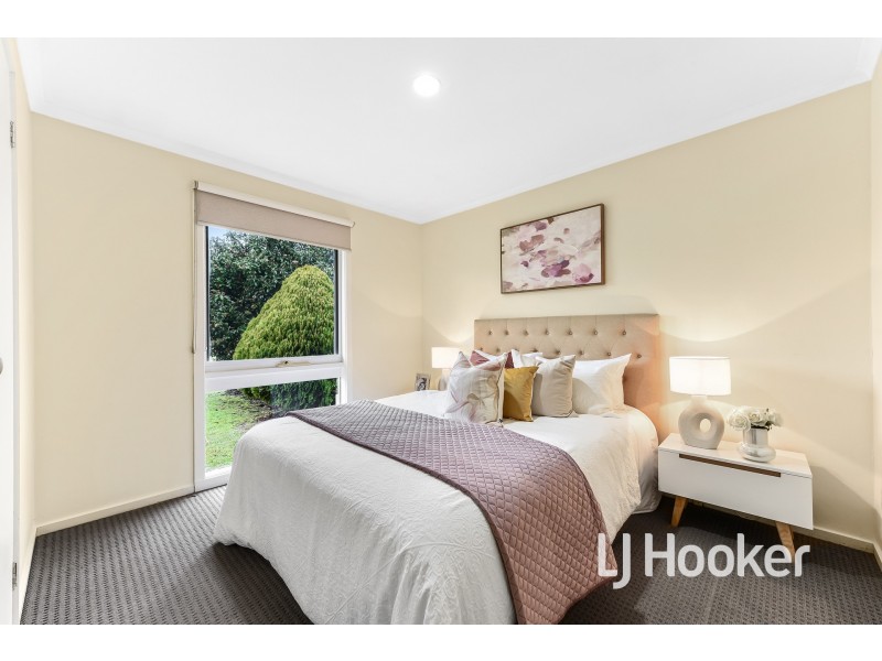 11 Strong Drive, Hampton Park VIC 3976