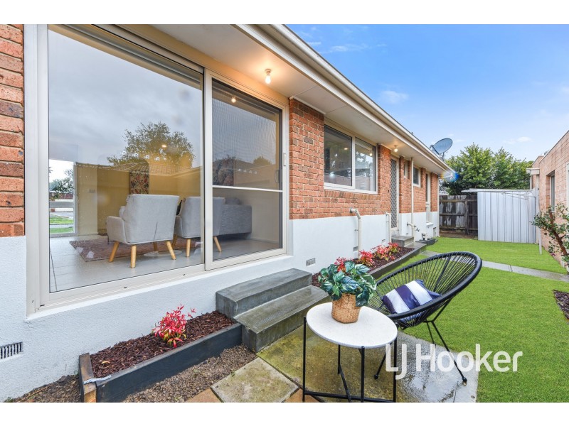 11 Strong Drive, Hampton Park VIC 3976