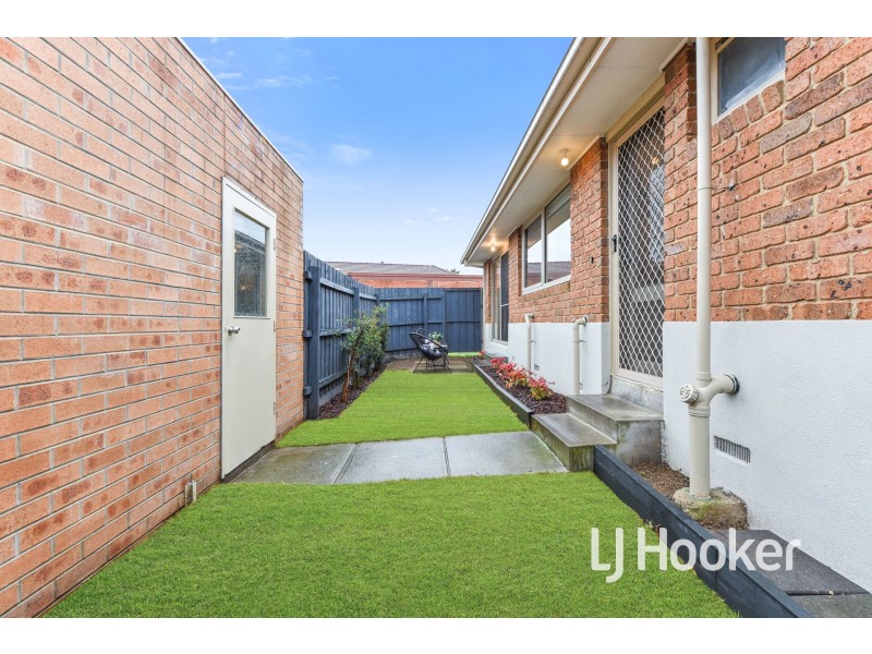 11 Strong Drive, Hampton Park VIC 3976