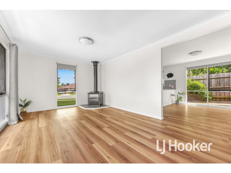 27 Sarah Place, Hampton Park VIC 3976