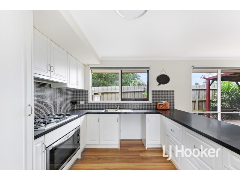 27 Sarah Place, Hampton Park VIC 3976