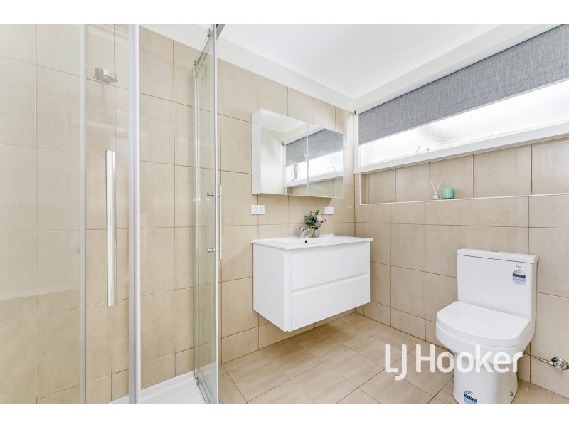 27 Sarah Place, Hampton Park VIC 3976