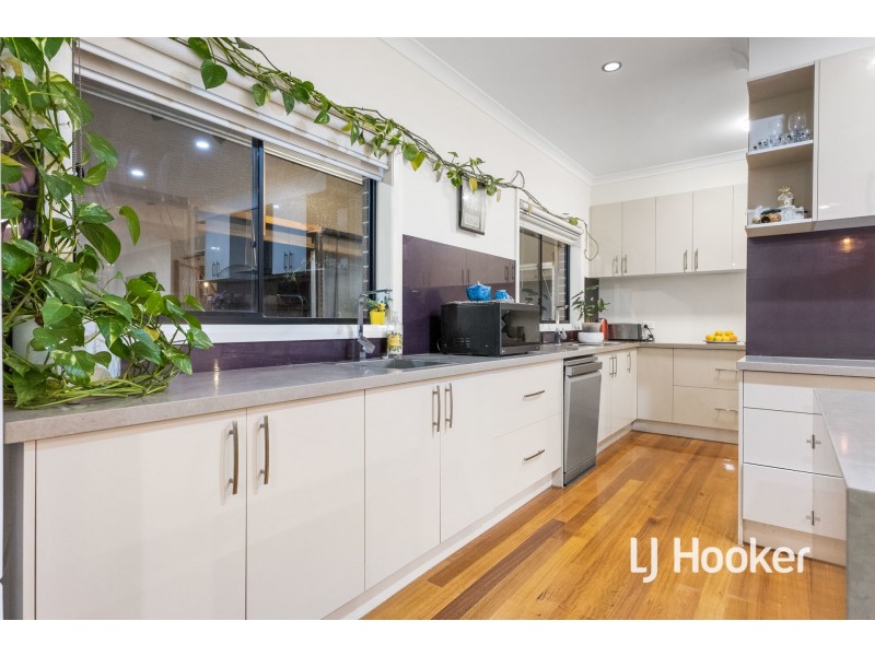 7 Prescott Drive, Cranbourne North VIC 3977