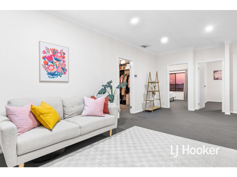 7 Prescott Drive, Cranbourne North VIC 3977