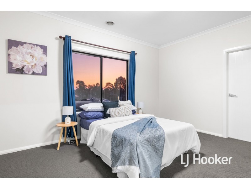 7 Prescott Drive, Cranbourne North VIC 3977