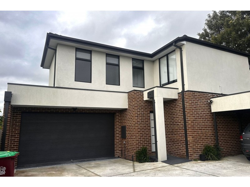 2/21 Hawking Avenue, Hampton Park VIC 3976