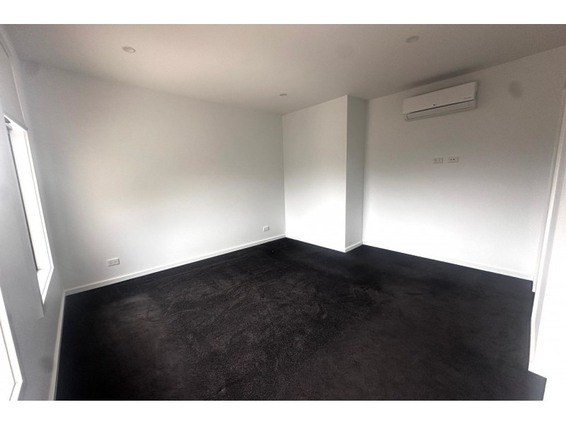 2/21 Hawking Avenue, Hampton Park VIC 3976