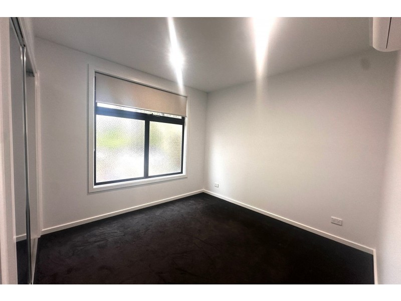 2/21 Hawking Avenue, Hampton Park VIC 3976