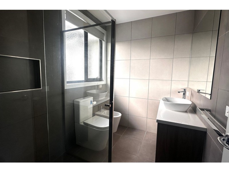 2/21 Hawking Avenue, Hampton Park VIC 3976