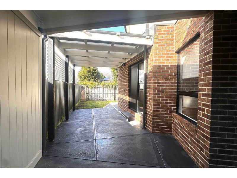 2/21 Hawking Avenue, Hampton Park VIC 3976