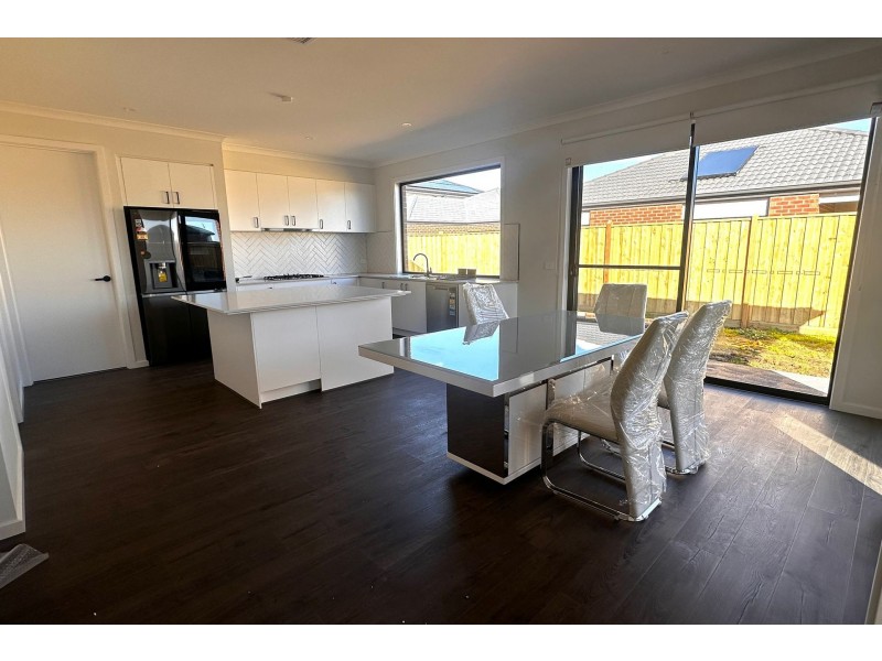 50 Concerto Street, Clyde VIC 3978