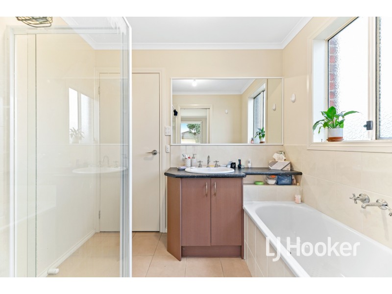 39 Ayesha Rise, Pakenham VIC 3810