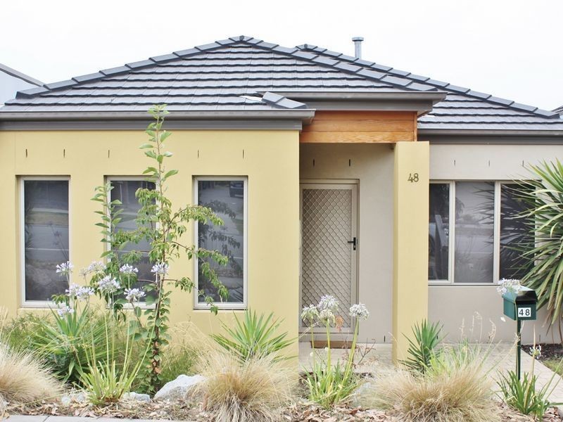 48 Mannavue Boulevard, Cranbourne North VIC 3977