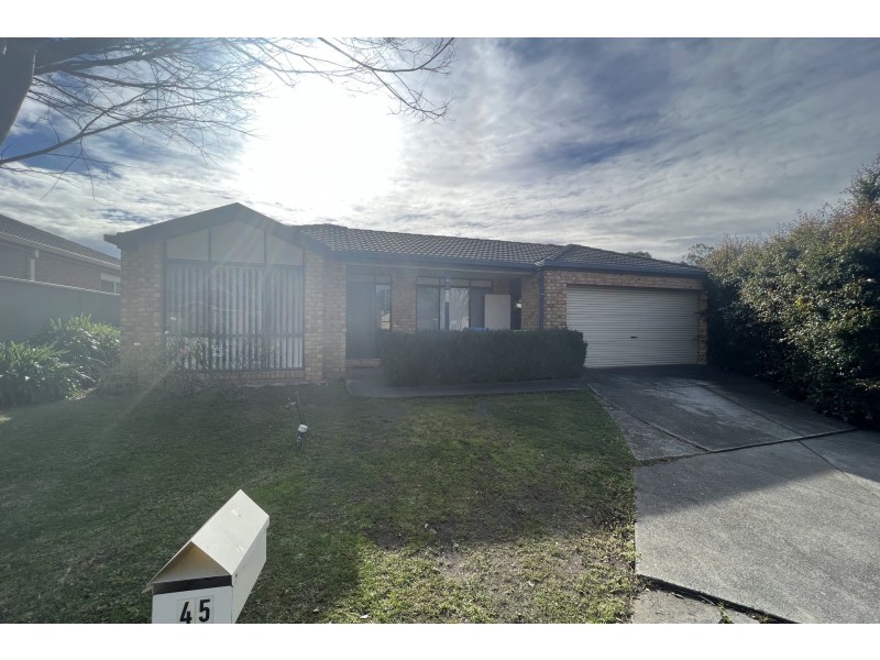 45 Masterton Place, Cranbourne East VIC 3977