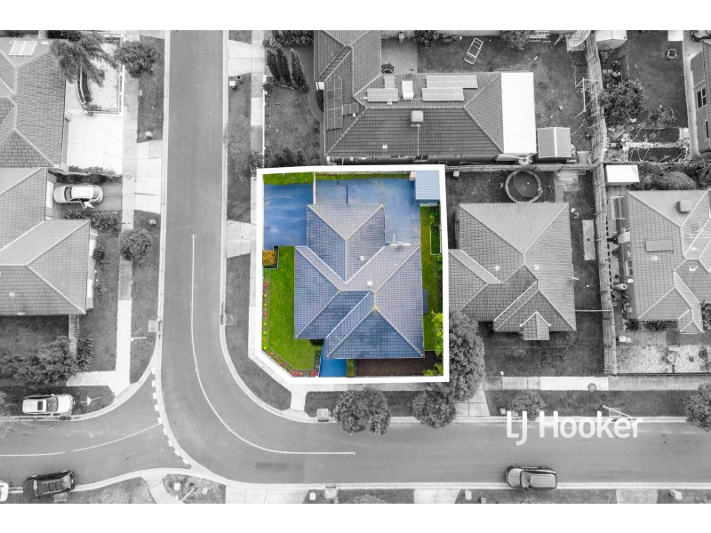 1/4 Providence Drive, Cranbourne West VIC 3977