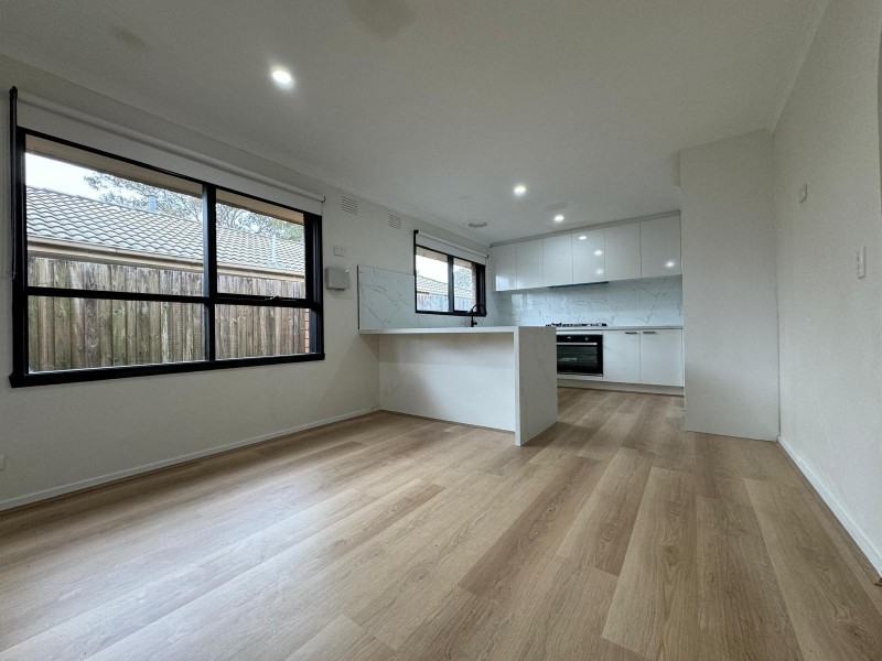 13 Robinson Crescent, Hampton Park VIC 3976