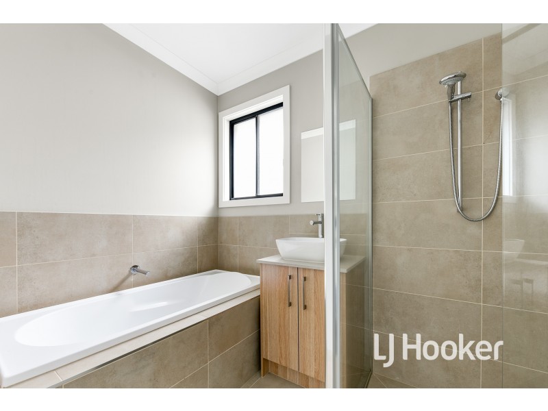 2B Alma Road, Hampton Park VIC 3976