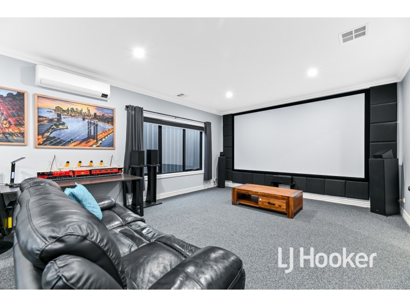 46 Meyer Crescent, Clyde North VIC 3978