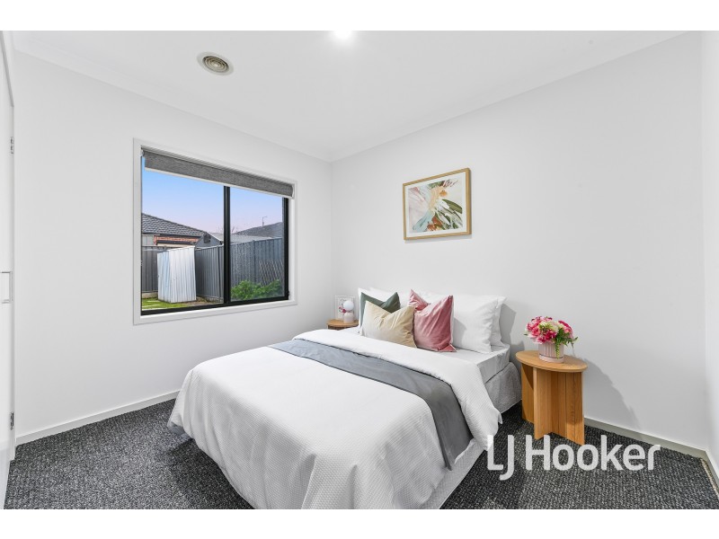 67 Sabel Drive, Cranbourne North VIC 3977