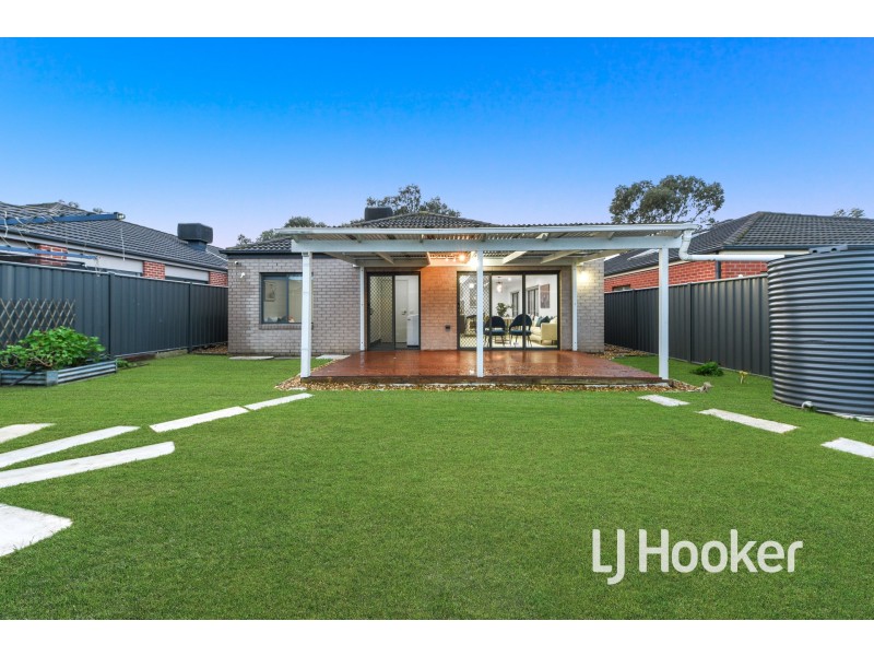 67 Sabel Drive, Cranbourne North VIC 3977