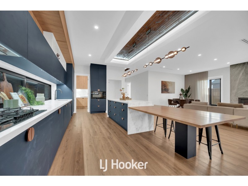 4 Drummond Drive, Berwick VIC 3806