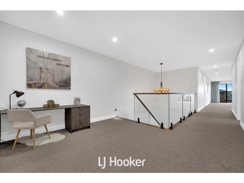 4 Drummond Drive, Berwick VIC 3806