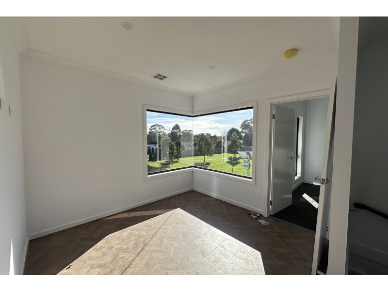 2/18 Mark Court, Hampton Park VIC 3976