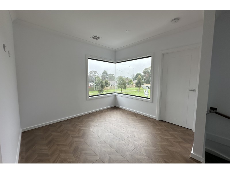 2/18 Mark Court, Hampton Park VIC 3976