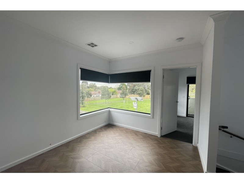 2/18 Mark Court, Hampton Park VIC 3976