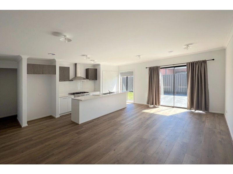 31 Foundation Avenue, Clyde VIC 3978