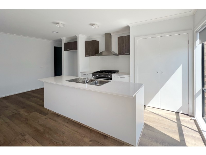 31 Foundation Avenue, Clyde VIC 3978