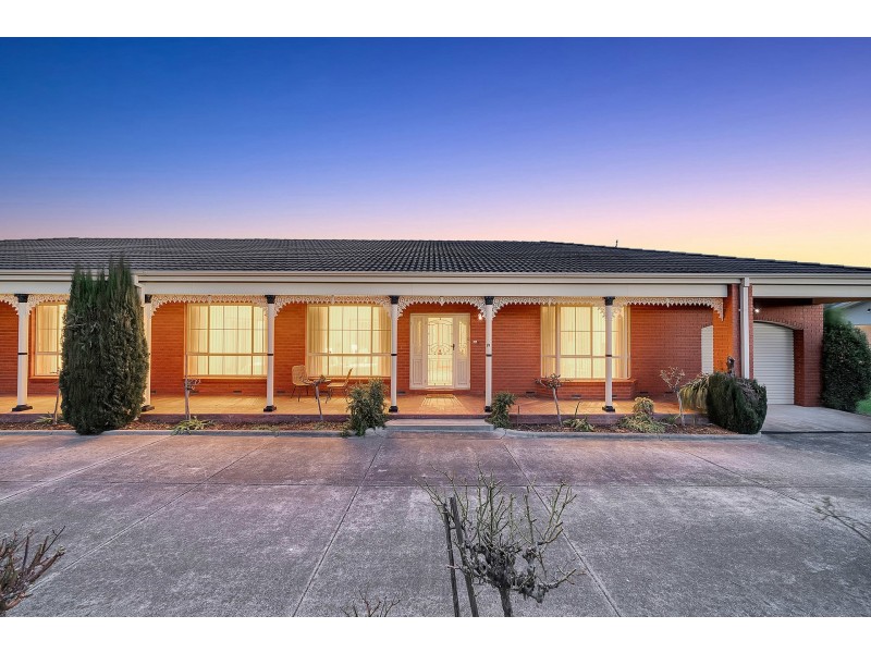 19 Carolyn Close, Narre Warren North VIC 3804