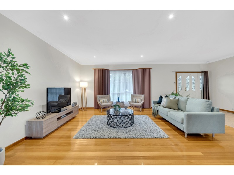 19 Carolyn Close, Narre Warren North VIC 3804