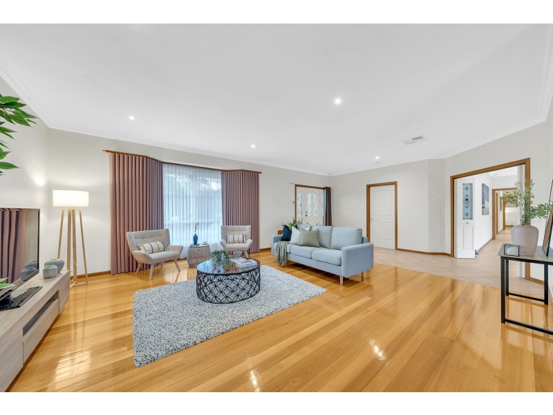 19 Carolyn Close, Narre Warren North VIC 3804