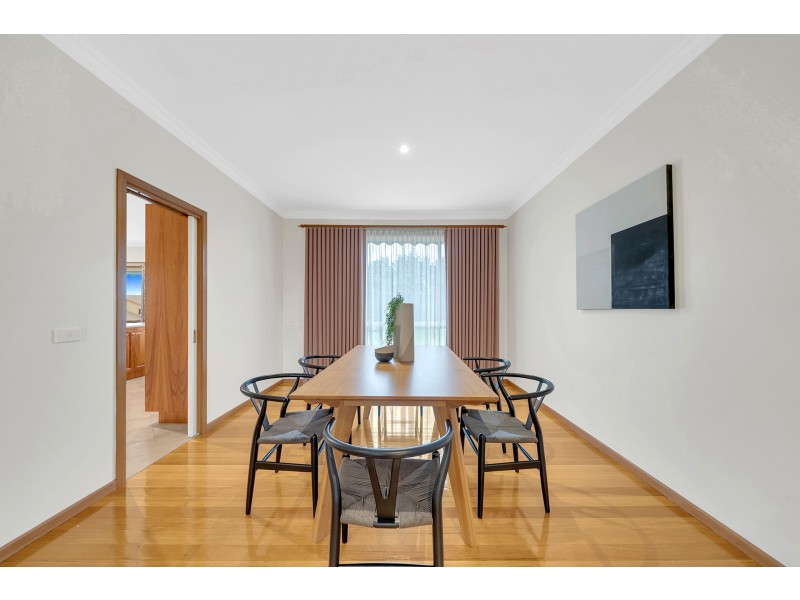 19 Carolyn Close, Narre Warren North VIC 3804