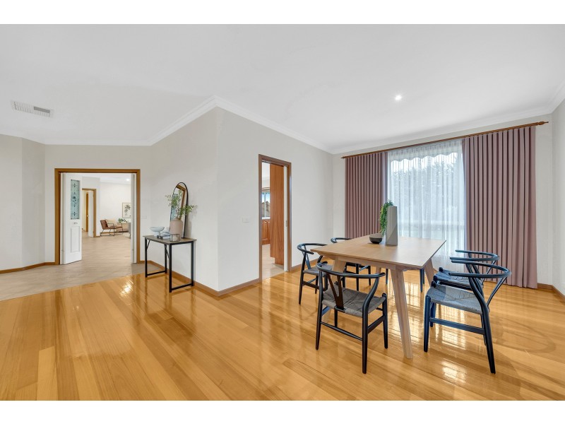 19 Carolyn Close, Narre Warren North VIC 3804