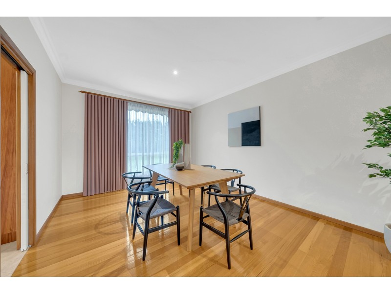 19 Carolyn Close, Narre Warren North VIC 3804