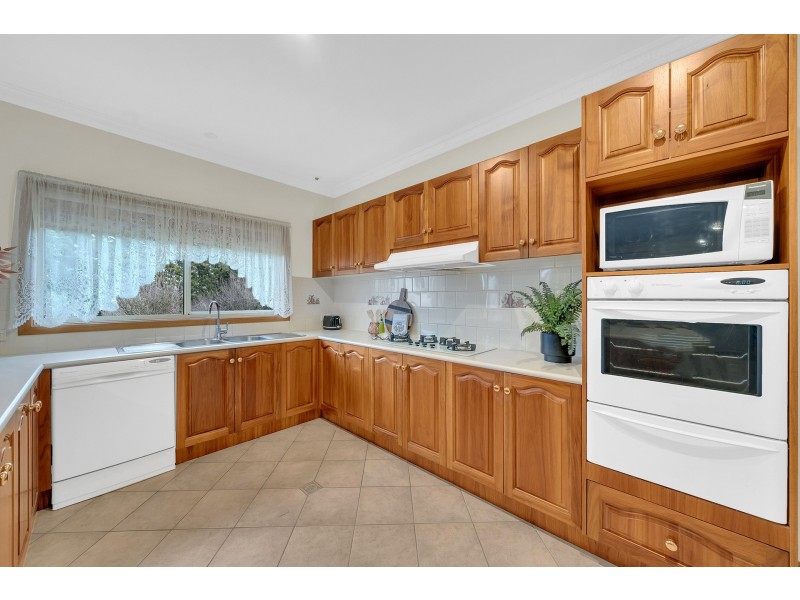 19 Carolyn Close, Narre Warren North VIC 3804