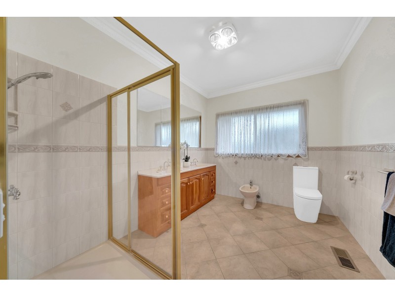 19 Carolyn Close, Narre Warren North VIC 3804