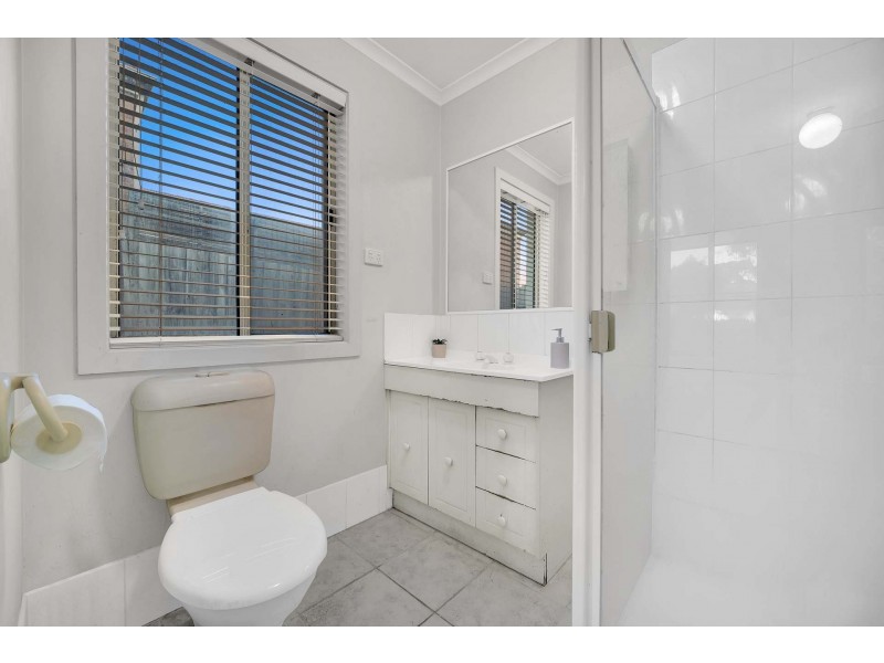 31 Hutchinson Drive, Lynbrook VIC 3975