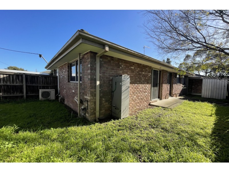 1/7 Hazlitt Court, Cranbourne VIC 3977