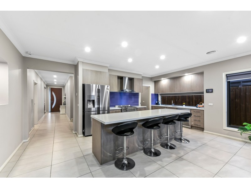 101 Everlasting Boulevard, Cranbourne West VIC 3977