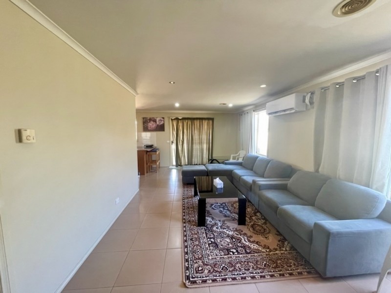 23 Mossman Drive, Cranbourne East VIC 3977