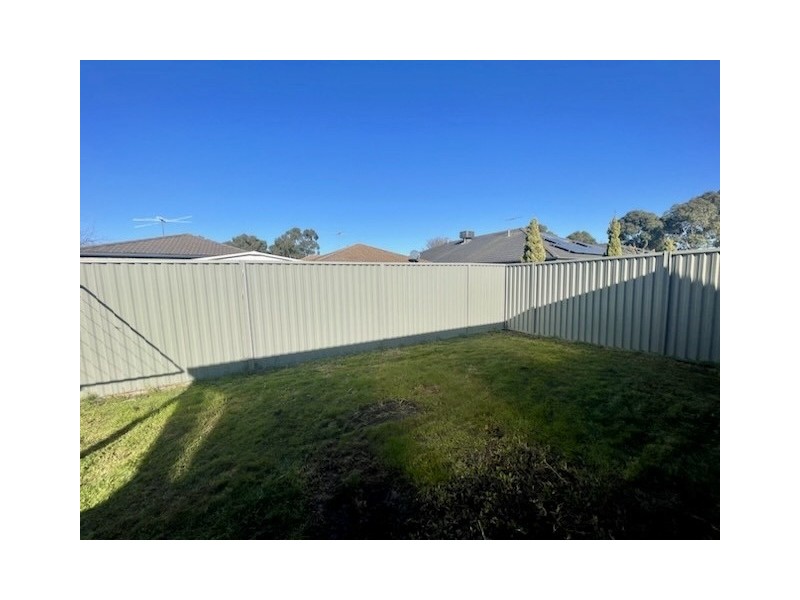 23 Mossman Drive, Cranbourne East VIC 3977
