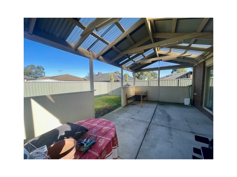 23 Mossman Drive, Cranbourne East VIC 3977