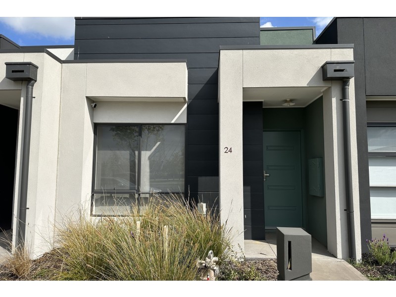 24 Plymouth Boulevard, Clyde North VIC 3978