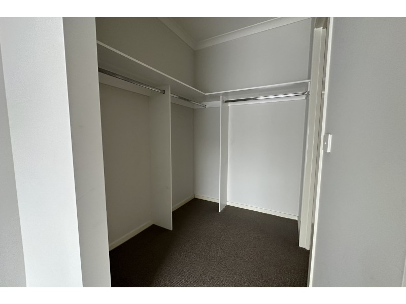 24 Plymouth Boulevard, Clyde North VIC 3978