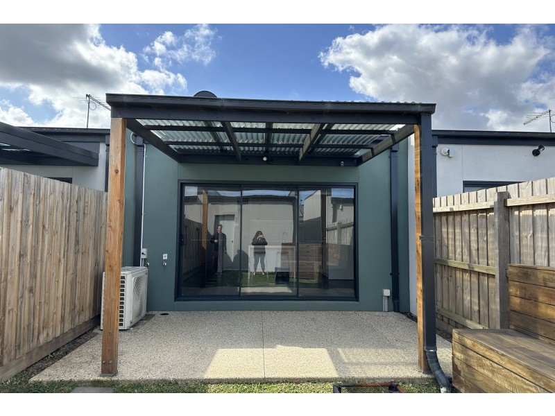 24 Plymouth Boulevard, Clyde North VIC 3978