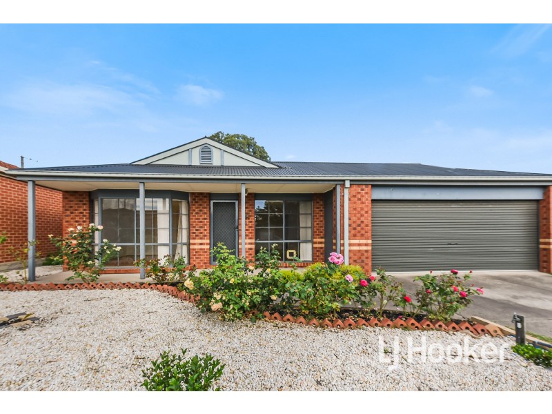 10 The Retreat, Hampton Park VIC 3976